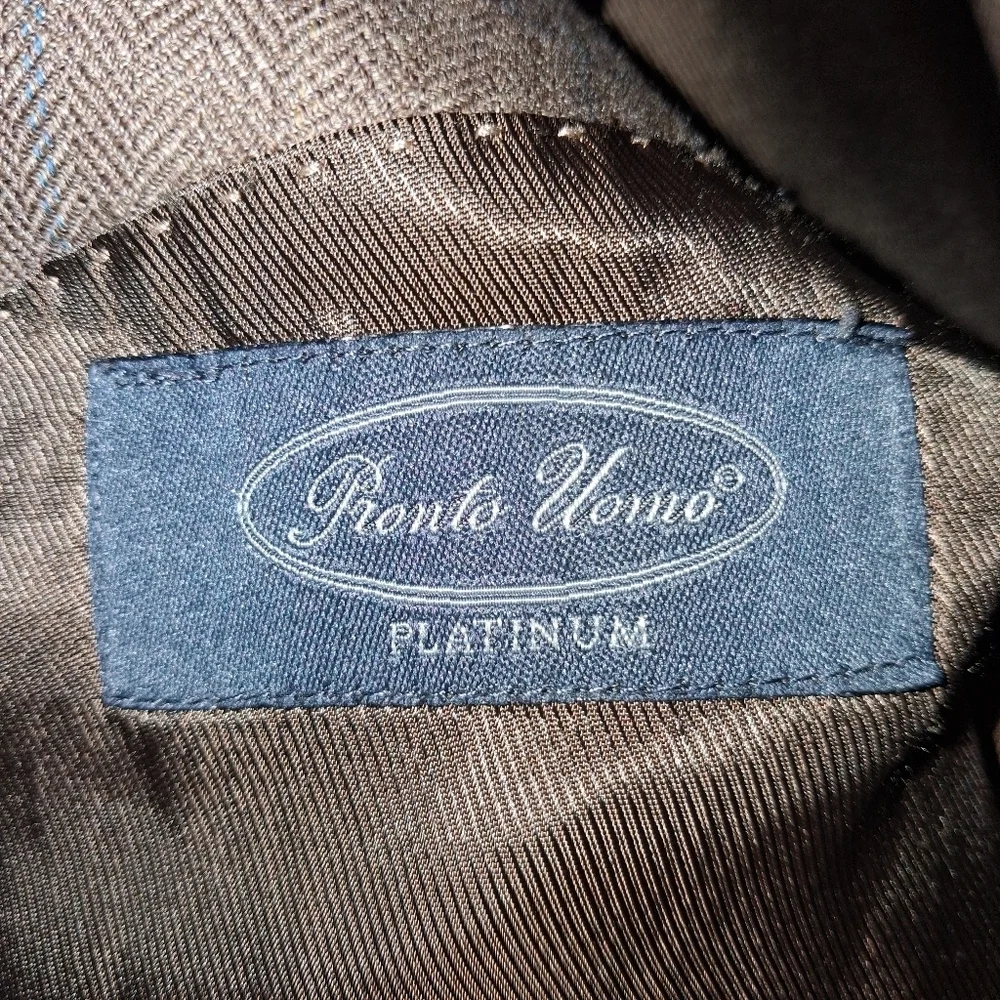 Pront Uomo Platinum Men's Classic 100% Wool Tan Blazer In A Size 56 Long.